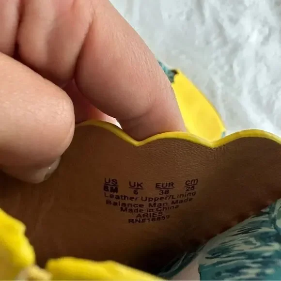 J.Mclaughlin Aries Yellow Scalloped Espadrille Slip On Sandals Size 8 - Picture 4 of 8